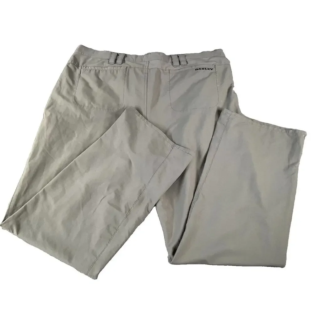 Oakley Men's 44x34 Grey Lightweight Golf Pants
